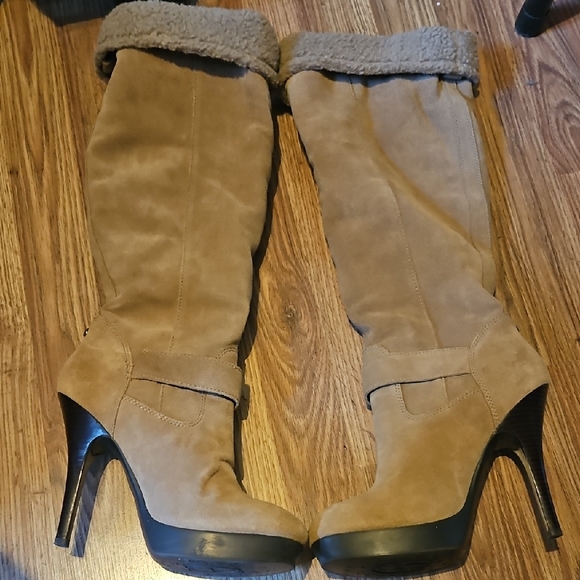 Guess Tan Heeled Boots with Fur Trim - Picture 1 of 2